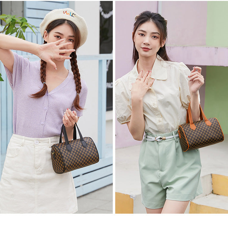 Women's Bag New Trend Fashion Casual Four Leaf Grass Printing Cross Shoulder Pillow Bag Lingge Embroidered Handbag